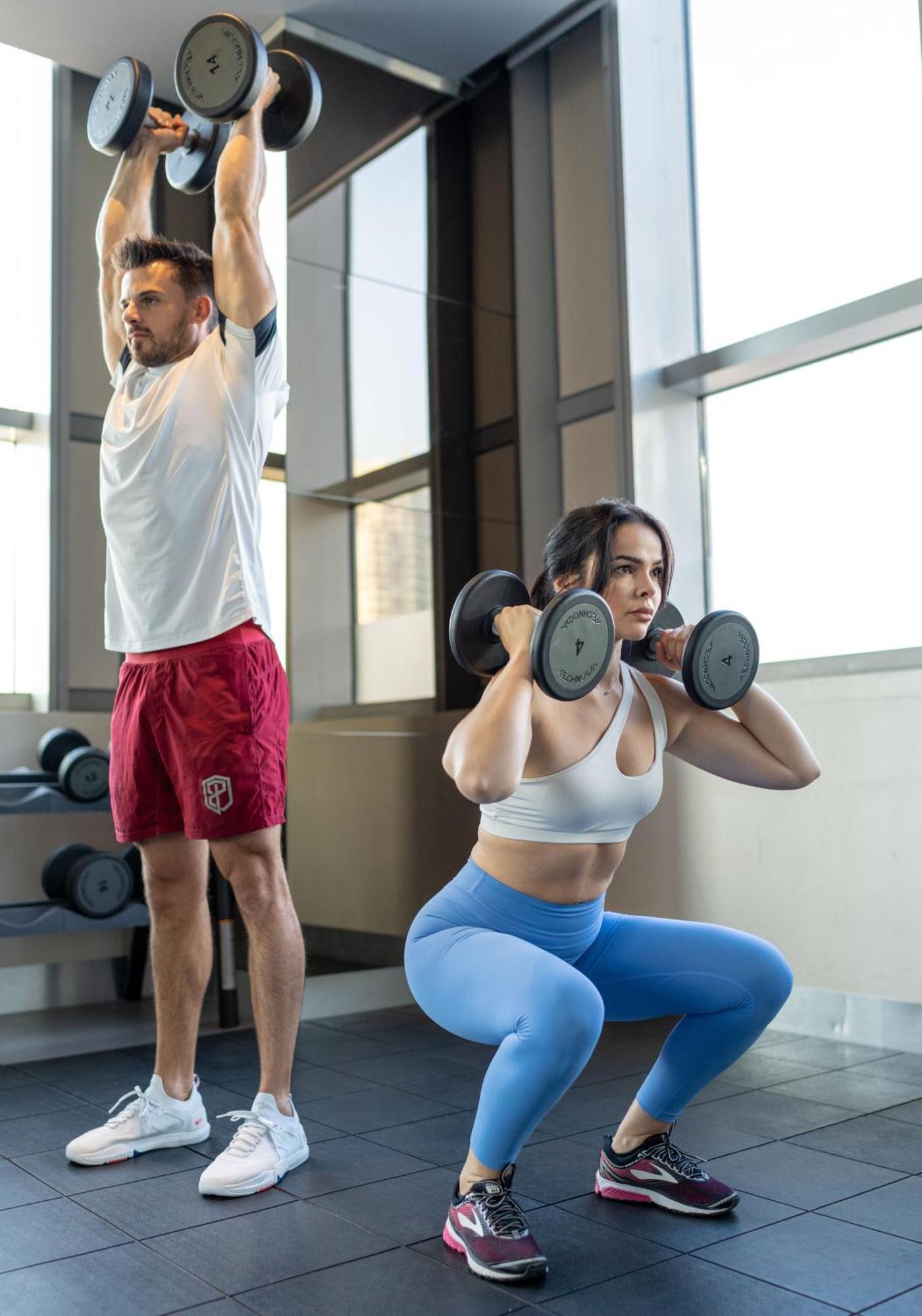 V Hotel Dubai, Curio Collection By Hilton Exterior foto Dumbbell squat